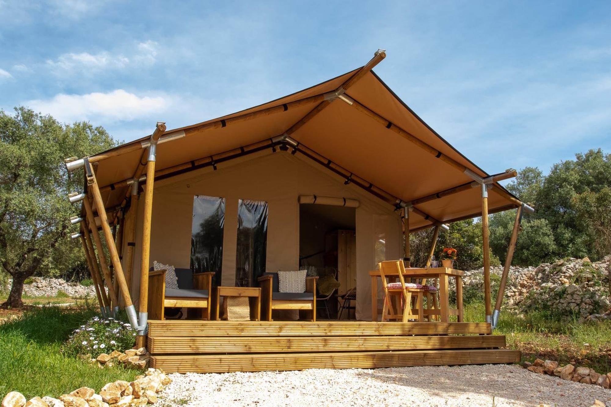 Domus Olea Glamping Hotel Челие Месапика Екстериор снимка