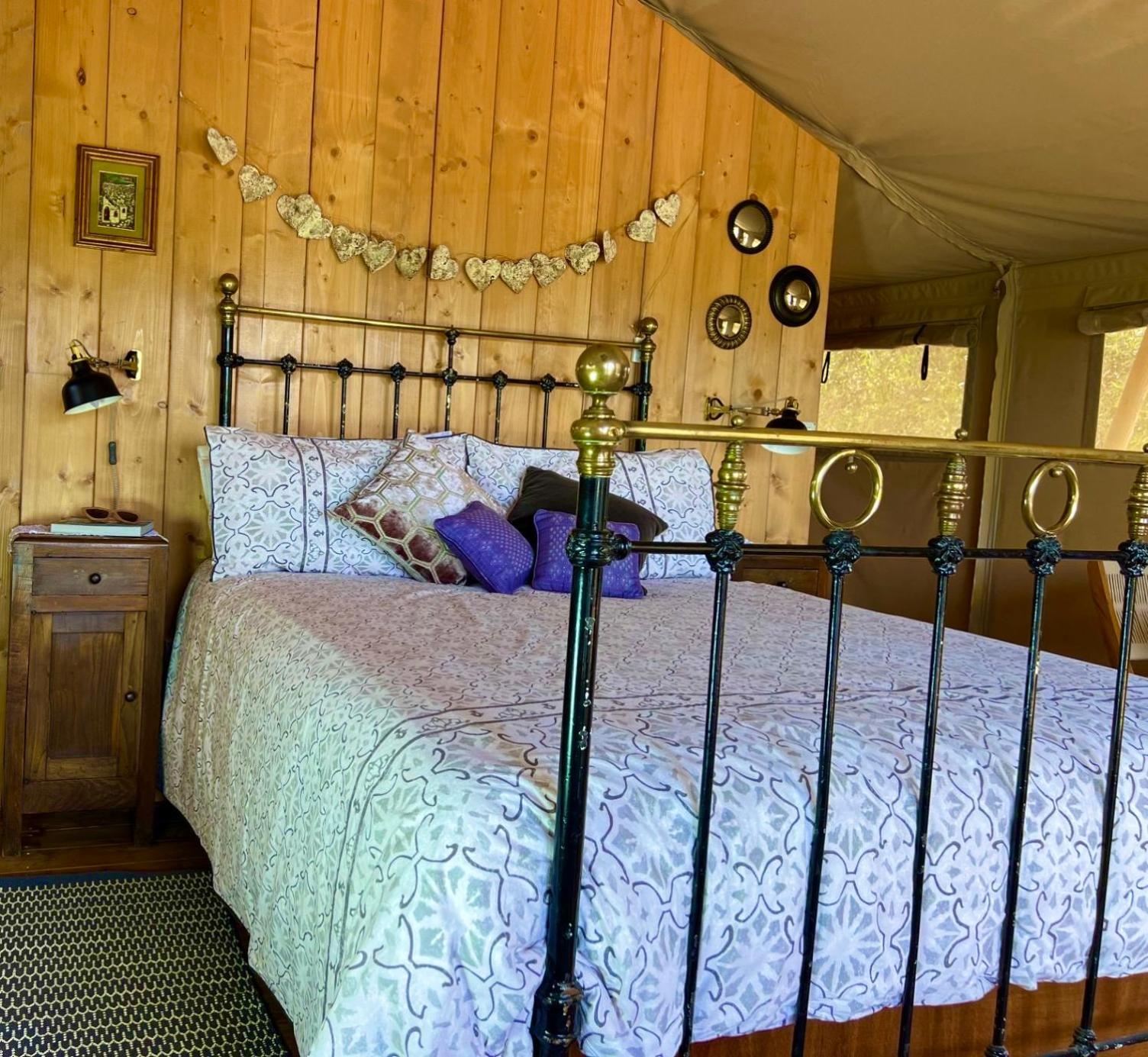 Domus Olea Glamping Hotel Челие Месапика Екстериор снимка